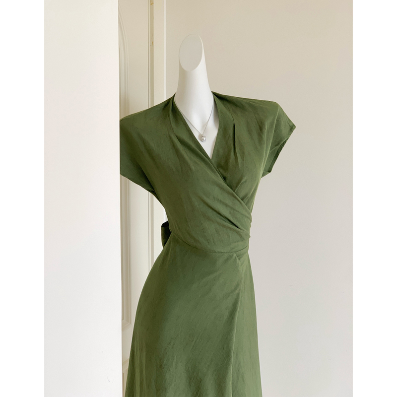 【Simple Green】French Retro Green Dress, Simple and Elegant V-Neck Short-Sleeve Tie Waist Slimming Long Dress for Summer