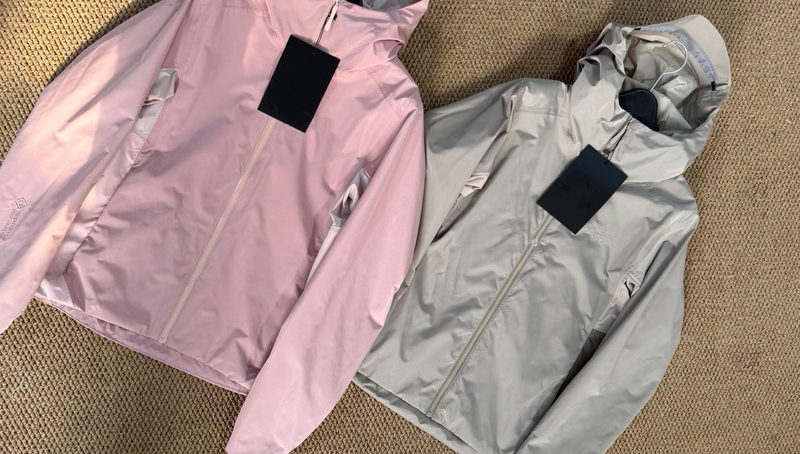 The New Women's Lightweight Windproof Hooded Softshell Jacket Is in Limited Quantity