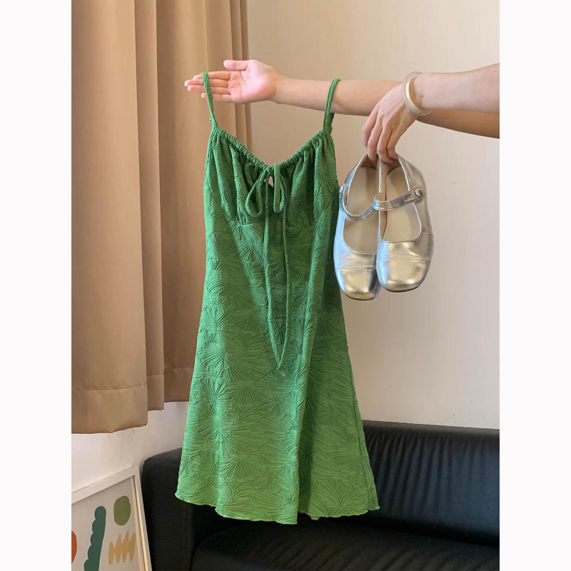 French-Style Green Spaghetti Strap Floral Dress for Women, Summer 2026 New Model, Beach Vacation Sexy Waist-Cinching Short Dress
