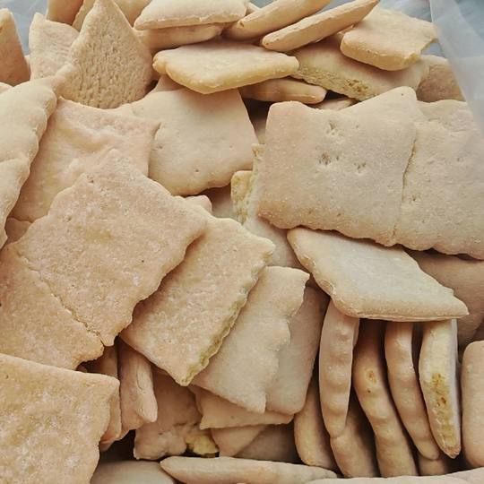 Jiangxi Ganzhou Yudu Zishan Especialidades Gannan Galletas cuadradas especiales Galletas de harina de arroz Galletas hechas a mano Recuerdos de la infancia
