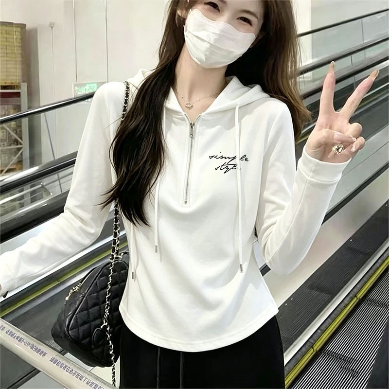 Early Autumn Slim-Fit Hot Girl Style Hooded Drawstring Short Top with Half-Zip, Thin and Versatile Pullover Long-Sleeve T-Shirt for Women Early Autumn Slim-Fit Hot Girl Style Hooded Drawstring Short Top with Half-Zip, Thin and Versatile Pullover Long-Sleeve T-Shirt for Women