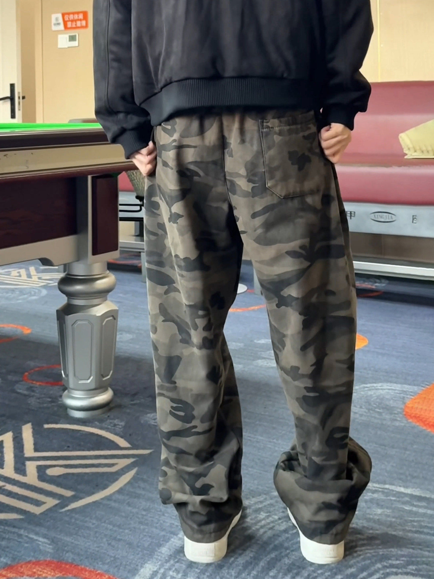 American Retro Camouflage Sports Pants for Men, Winter Scimitar Wide-Leg Cargo Pants, Extra-Long Loose Straight-Leg Casual Pants