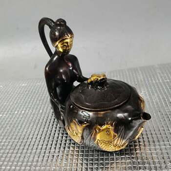 A large number of old antique copperware collections, copperware collections, antiques and miscellaneous items, beauty pots, tea pets, tea art study rooms