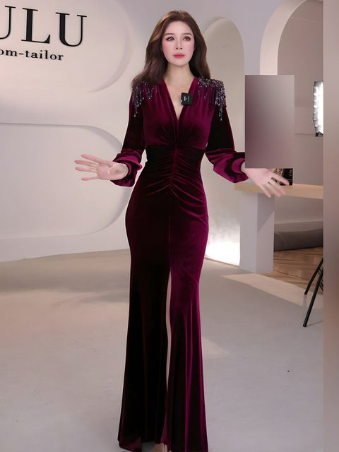 Yijie Elegant and Luxurious V-Neck Velvet Dress for Women, Autumn and Winter Long Sleeve Slim Fit Waist-Cinching Mermaid Dress, Stylish Long Dress
