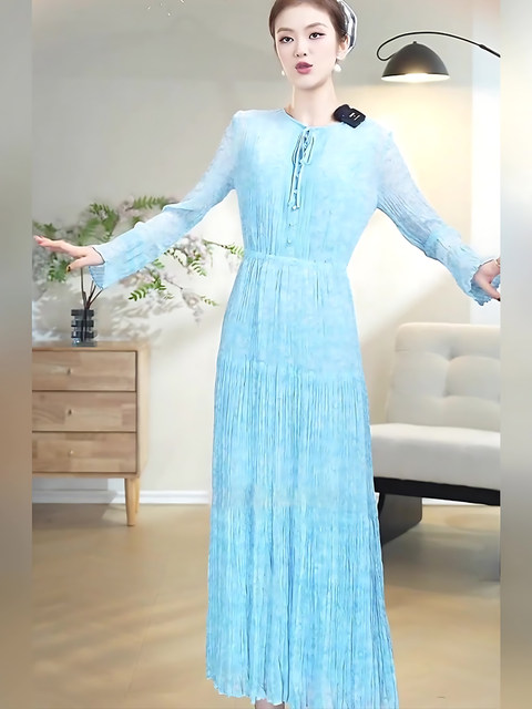 Mijie 2026 Light Blue Oxygen Girl Style Long-Sleeve Dress for Women, Waist-Cinching, Slimming, Elegant Long Dress, Fashionable and Versatile