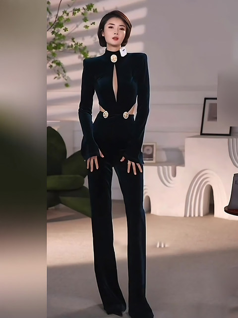Yijie's Light Luxury and Elegant Style Black Velvet Jumpsuit for Women with Deep V-Neck, Long Sleeves, High Waist, and Slightly Flared Pants, Sexy Jumpsuit