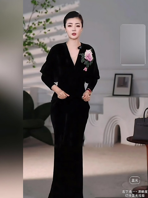 Mijie 2025 Winter New Black V-Neck Embroidered Dress for Women, Long-Sleeved, Slim-Fitting, Elegant and Stylish Long Dress