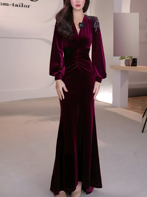 Yijie Elegant and Luxurious V-Neck Velvet Dress for Women, Autumn and Winter Long Sleeve Slim Fit Waist-Cinching Mermaid Dress, Stylish Long Dress