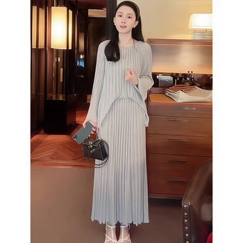 Mijie 2025 New Style Light Gray Elegant and Slimming Suit for Women, Suitable for Daily Commuting, Loose Long-Sleeved Top Two-Piece Set