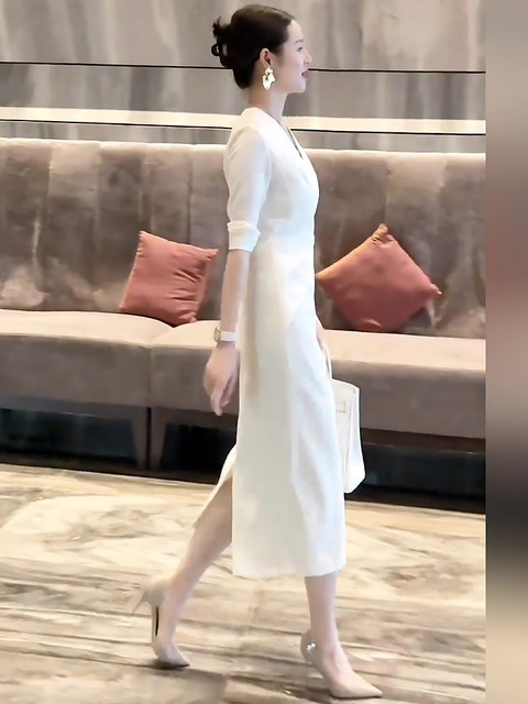 Mijie 2025 Autumn New Fashionable Age-Reducing White Dress for Women, Elegant, Stylish, Versatile, Slimming Long-Sleeve Dress