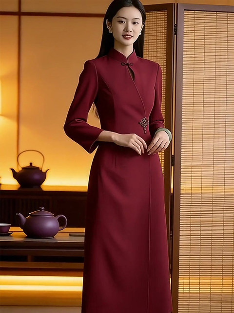 Mijie 2025 Winter New Chinese-Style Stand-Collar Dress for Women, Burgundy, Waist-Cinching, Slimming, Elegant Mid-Length Dress