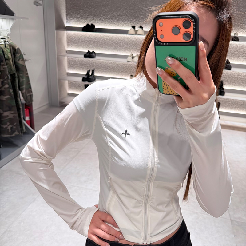 Trendy Brand Specializes in Slim-Fit Outdoor Jackets/Elastic Functional Tops, Versatile Slim-Fit Lightweight Fashionable Sun Protection Clothing for Women