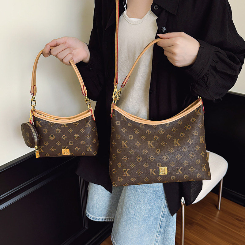 Lv Q European and American High-End Luxury Brand Women's Bag 2026 New Model Original High-End Replica Underarm Bag Crossbody Bag Lv Q European and American High-End Luxury Brand Women's Bag 2026 New Model Original High-End Replica Underarm Bag Crossbody Bag