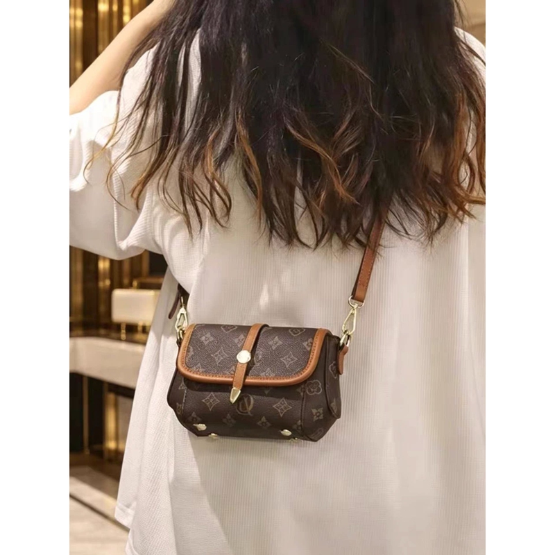 Hong Kong Purchase of Lv Q Affordable Luxury Small Handbag for Women, Original Brand High-Quality Replica Shoulder Crossbody Bag, Monogram Small Square Bag