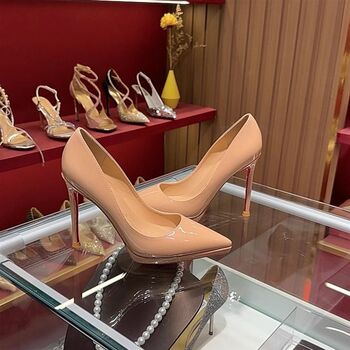 Pointed-toe nude high-heeled shoes, feminine, high-end, not tiring, 2025 new style, stunning waterproof platform shallow-mouthed women's shoes