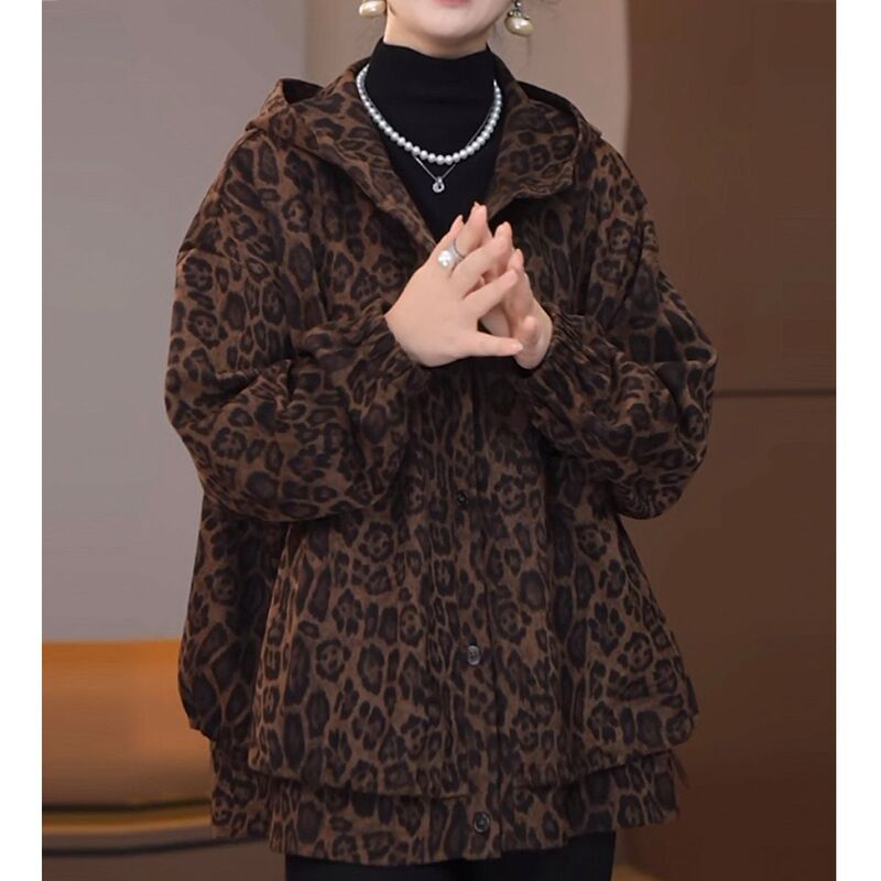 Plus-Size Women's High-End Fashion Fine-Woven Leopard Print Jacket, Loose Fit to Cover the Body, Slimming, Hooded, with Large Pockets, for Autumn Wear