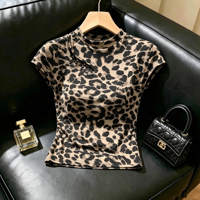 2026 Summer Style Elegant Round Neck Hollow Leopard Print T-Shirt for Women, Fashionable Slim Fit Base Shirt, Versatile Top for Women