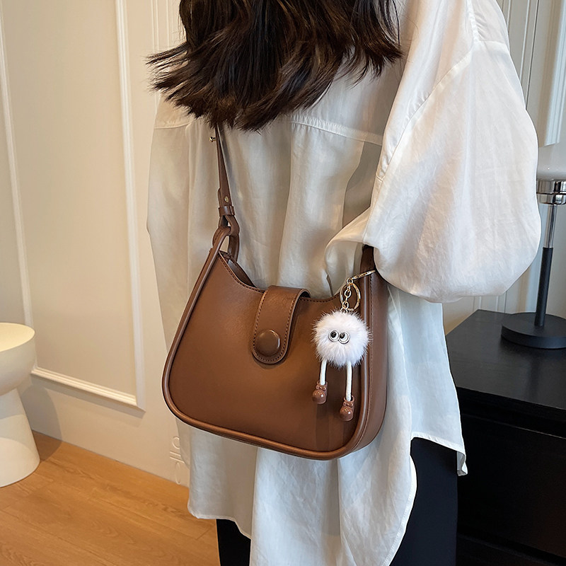 Популярные в этом году маленькие сумки, новинка 2025 года, женская сумка-мессенджер с высококачественной текстурой, универсальная сумка-ведро на одно плечо, подмышечная впадина