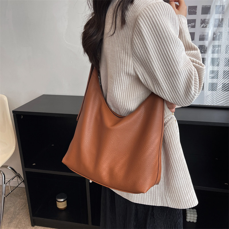 Mud Color Soft Large Capacity Tote Bag Crossbody Bag 2025 New Trendy Fashion Versatile Maillard Shoulder Bag Large Bag