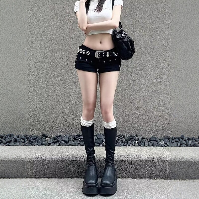 American Style Spicy Girl Y2K Black Shorts for Women 2026 Summer New Style Petite Studded Design Denim Ultra-Short Shorts