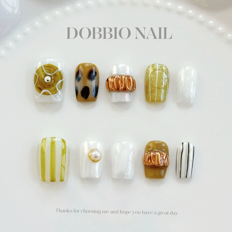Dobbio【Twilight Wanderer】Whitening Olive Gold Brown Embossed Tortoiseshell Leopard Print Handmade Wearable Nail Art Tips Dobbio【Twilight Wanderer】Whitening Olive Gold Brown Embossed Tortoiseshell Leopard Print Handmade Wearable Nail Art Tips