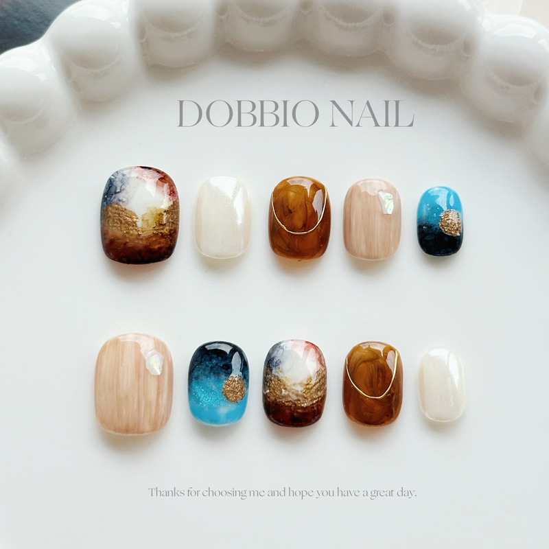 Dobbio【Louvre】Whitening Retro Brown-Blue High-End Niche Handmade Wearable Nail Art Pieces