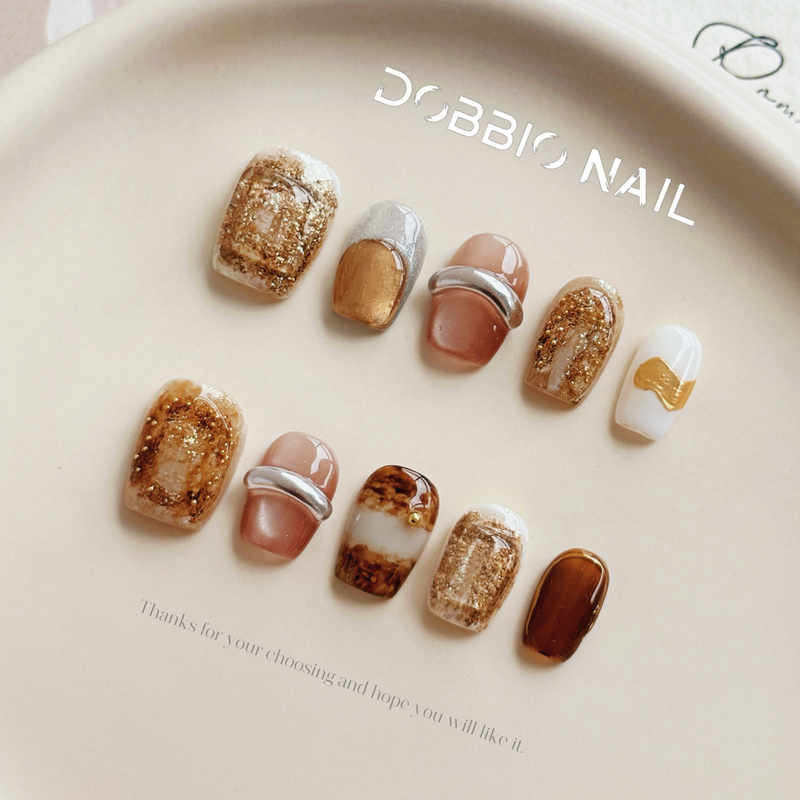 Dobbio【Floating Starlight】High-Quality Retro Frosted Caramel Gold Foil Metallic Handmade Wearable Nail Art Pieces Dobbio【Floating Starlight】High-Quality Retro Frosted Caramel Gold Foil Metallic Handmade Wearable Nail Art Pieces