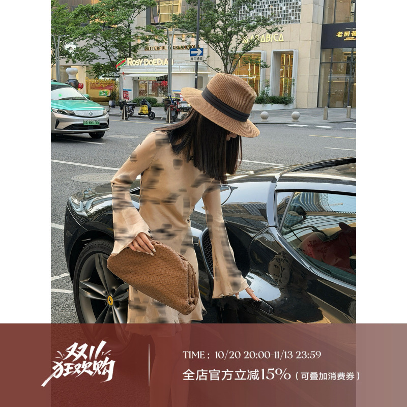 Liu Xiongxiong Mcmax【Flower Shadow】Exquisite Bell-Sleeve Printed Long-Sleeve Dress, Beautiful Waist-Cinching Mini Dress