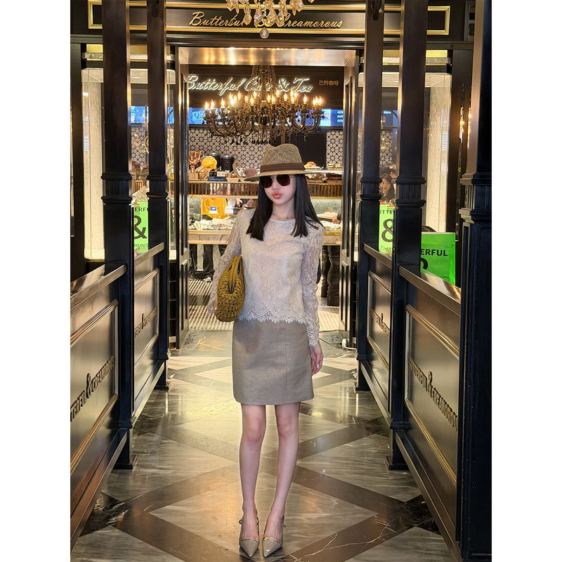 Liu Xiongxiong Mcmax【Farei】Light Luxury High-End Lace Long-Sleeve Top for Women, Exquisite Thin Base Shirt