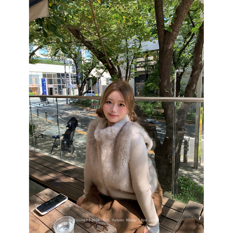 Yiiiiingy10/20 20:00 New Arrival【Daigaku-Yama】Eco-Friendly Fur Layered Winter Atmosphere Fur Vest Yiiiiingy10/20 20:00 New Arrival【Daigaku-Yama】Eco-Friendly Fur Layered Winter Atmosphere Fur Vest