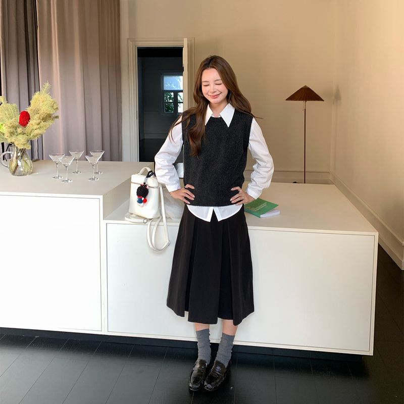 Sadsoil Sweater Vest Layered Wear 2026 Autumn New Style Sleeveless Knitted Vest Versatile Solid Color Sleeveless Jacket Korean Style