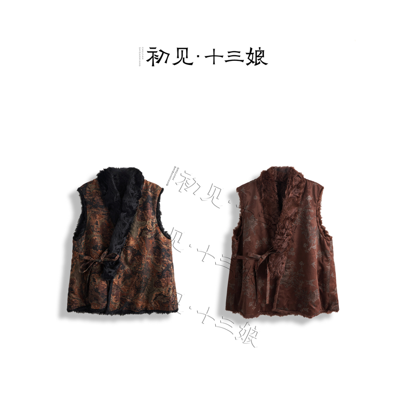 First Encounter with the Thirteen Ladies' "Mutang" New Chinese-Style National Fashion Small Lake Lamb Fur Handmade Vest Made of Real Silk Satin Double-Sided First Encounter with the Thirteen Ladies' "Mutang" New Chinese-Style National Fashion Small Lake Lamb Fur Handmade Vest Made of Real Silk Satin Double-Sided