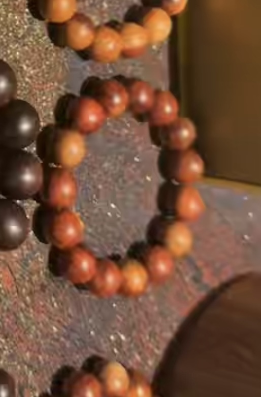 茅山雷击枣木手串：传统与自然的神秘结合