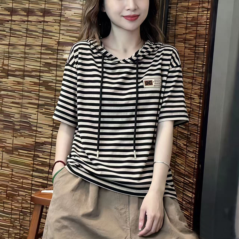 Hooded Patchwork Striped Short-Sleeved T-Shirt, New Summer Style, Large Size, Simple, Casual, Fashionable, Loose, Slimming Top for Women Hooded Patchwork Striped Short-Sleeved T-Shirt, New Summer Style, Large Size, Simple, Casual, Fashionable, Loose, Slimming Top for Women