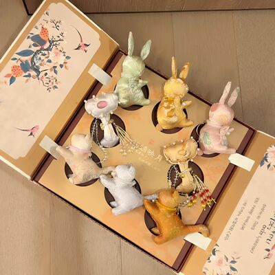 Intangible cultural heritage rabbit sachet as a Mid-Autumn Festival gift for elders, practical gift for clients, Song brocade pendant, Chinese-style gift keychain