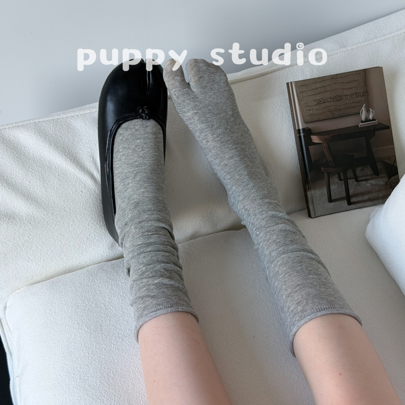 Split-Toe Socks, Summer Thin Style, Women's Two-Toe Sheepskin Gray Slouch Socks, Paired with Small Leather Shoes, Long Calf Socks, Miu Style, Summer