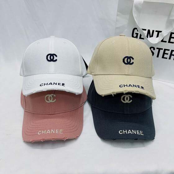 Trendy Embroidered Letter Distressed Edge Baseball Cap, Vintage Hard-Brimmed Small-Face Effect Baseball Cap for Spring and Autumn 2024