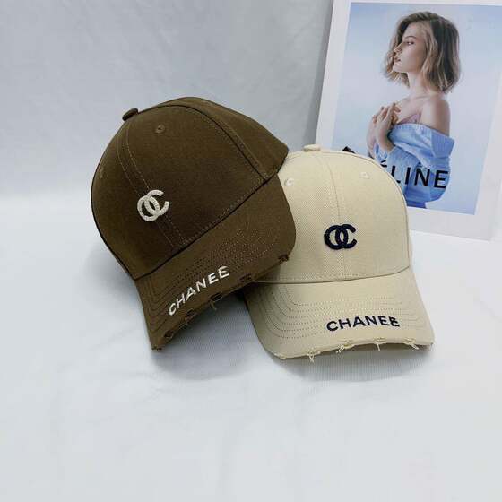 Trendy Embroidered Letter Distressed Edge Baseball Cap, Vintage Hard-Brimmed Small-Face Effect Baseball Cap for Spring and Autumn 2024