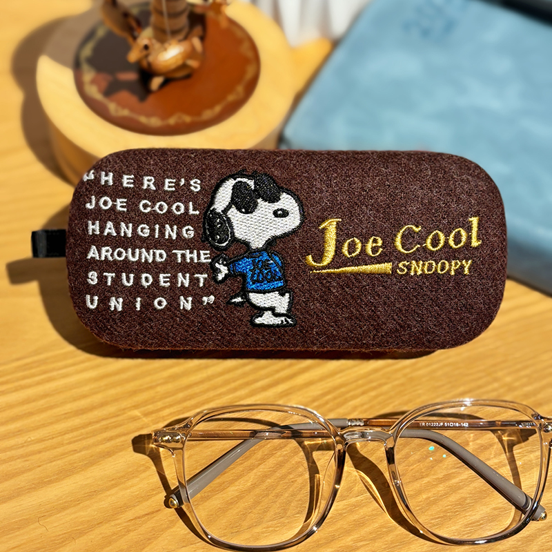 Original Export Eyeglass Case Snoopy Wearing Sunglasses ins Portable Embroidered Cloth Bag for Girls Free Shipping Original Export Eyeglass Case Snoopy Wearing Sunglasses ins Portable Embroidered Cloth Bag for Girls Free Shipping