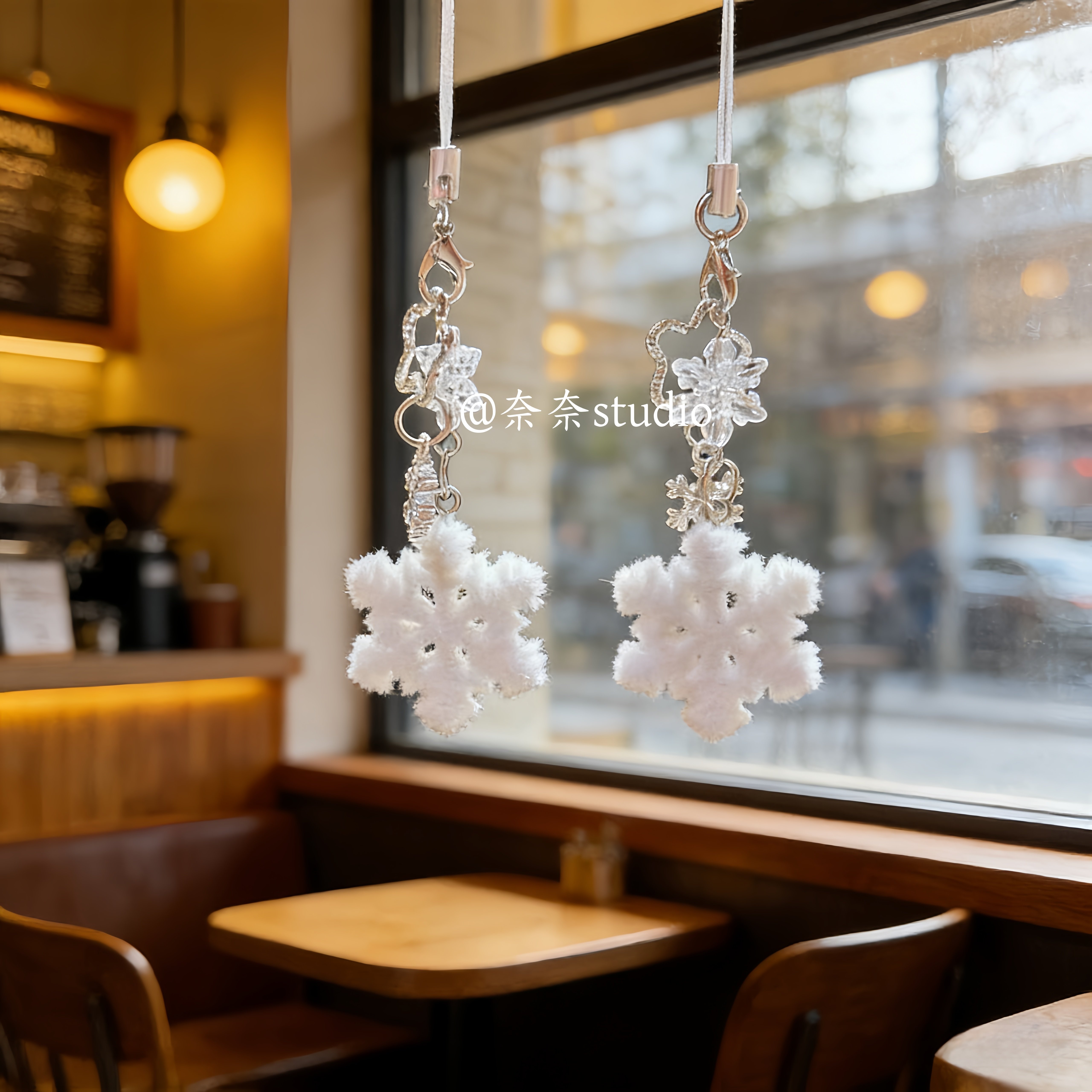 Snowflake Winter Pendant Keychain Bag Accessory Student Gift Niche Couple Phone Chain Keychain