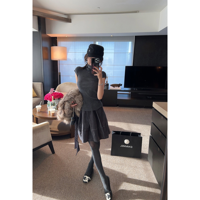 Pp【Cold Style Old Money】100% Wool Small Flutter Sleeve High Neck Knitted Top Sweater Pp【Cold Style Old Money】100% Wool Small Flutter Sleeve High Neck Knitted Top Sweater