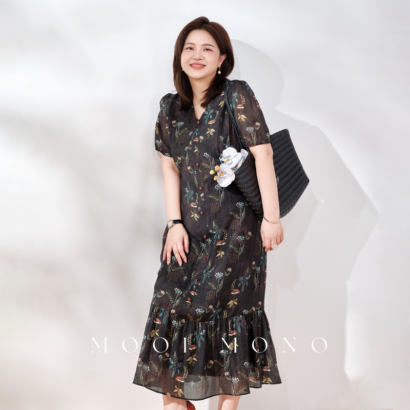 Mooi Mono "Chiang Mai Flower Season" Slimming V-Neck Elegant Waist-Cinching Short-Sleeve Dress L024H62