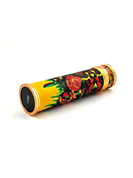 Discover the High-End Kaleidoscope Artware from the Artist Collaboration Collection, a Creative Multi-Prism Decorative Piece