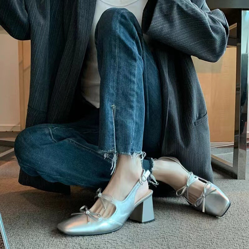 Women's Summer Outerwear 2025 New Style Fashionable and High-End Elegant Silver Bow Thick Heel High-Heeled Flats Women's Sandals Women's Summer Outerwear 2025 New Style Fashionable and High-End Elegant Silver Bow Thick Heel High-Heeled Flats Women's Sandals