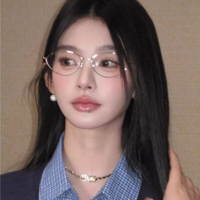 Cat-Eye Small Frame Glasses for Women, High-End Retro Style, Oval-Shaped for Small Faces, Thin Frame for Nearsightedness, Decorative Artistic Gold Wire Frame Cat-Eye Small Frame Glasses for Women, High-End Retro Style, Oval-Shaped for Small Faces, Thin Frame for Nearsightedness, Decorative Artistic Gold Wire Frame