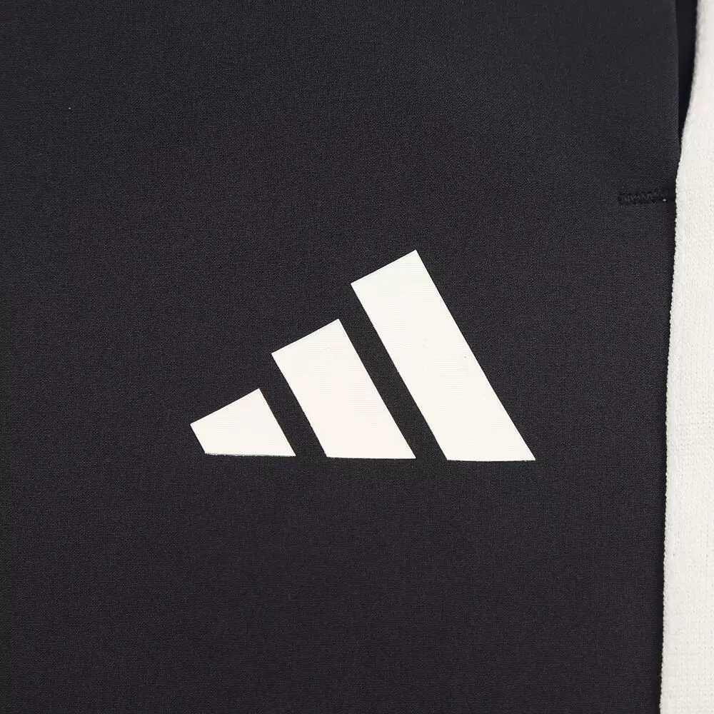 Детские спортивные шорты Adidas для досуга