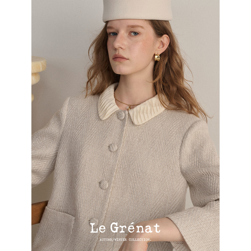 Le Grenat Early Autumn Women's Pleated Color-Block Collar Herringbone Short Single-Breasted Chanel-Style Commuter Jacket Le Grenat Early Autumn Women's Pleated Color-Block Collar Herringbone Short Single-Breasted Chanel-Style Commuter Jacket