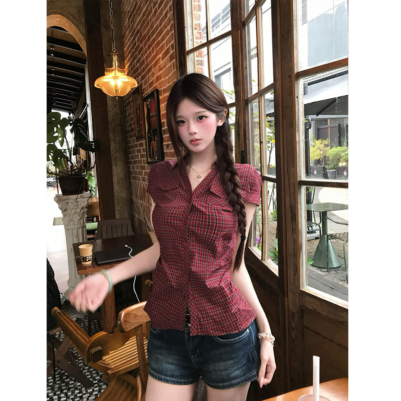 Mosesqueen Retro Red Plaid Short-Sleeved Shirt, Waist-Cinching Shirt, Polo Collar, Right-Shoulder Top Mosesqueen Retro Red Plaid Short-Sleeved Shirt, Waist-Cinching Shirt, Polo Collar, Right-Shoulder Top