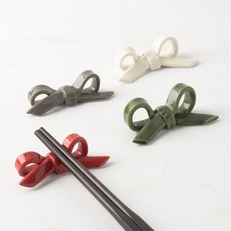 Oakliving Cute and Creative Bow-Shaped Ceramic Tableware Holder Chopstick Tray Decorative Ornament for Home Use