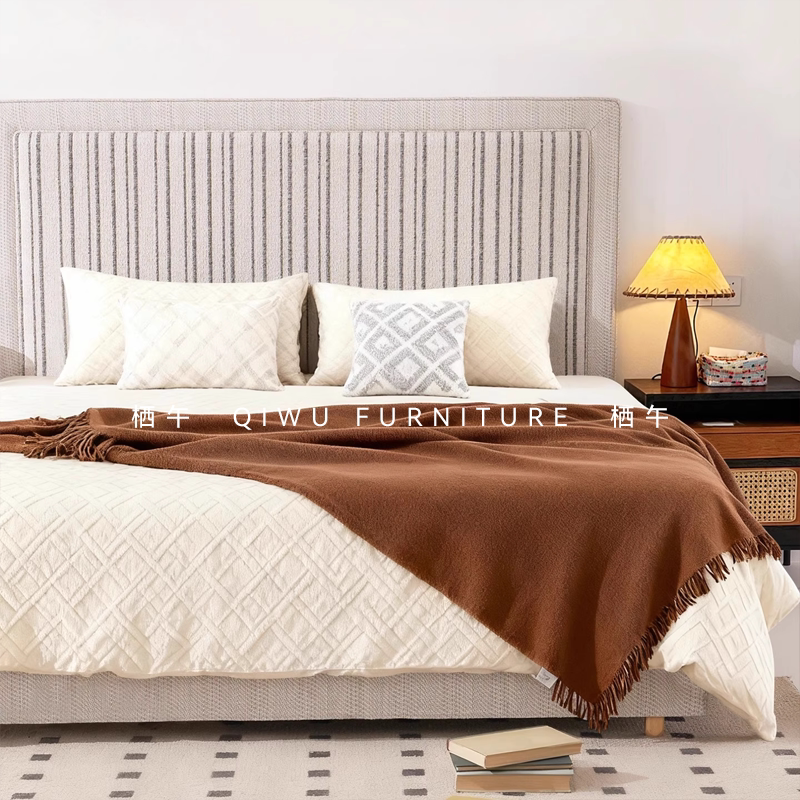 Qiwu/Wilderness Bed Japanese Minimalist Wabi-Sabi Style Designer Bed Cloud Stripe Master Bedroom Fabric Bed